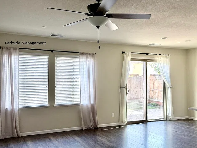 3 bed, 2.5 bath, 1664 sqft, $2,700 — Photo 3