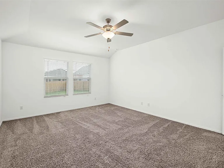 416 Escondido Cir — Photo 14