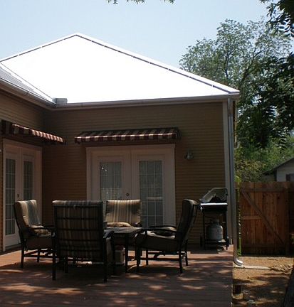 5th image of 425 Devine St
