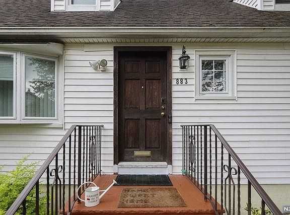 5th image of 883 Catalpa Ave