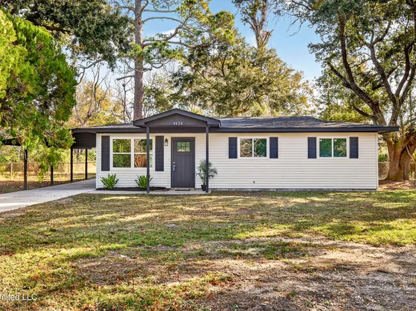 4628 Hilltop Dr, Ocean Springs, MS 39564