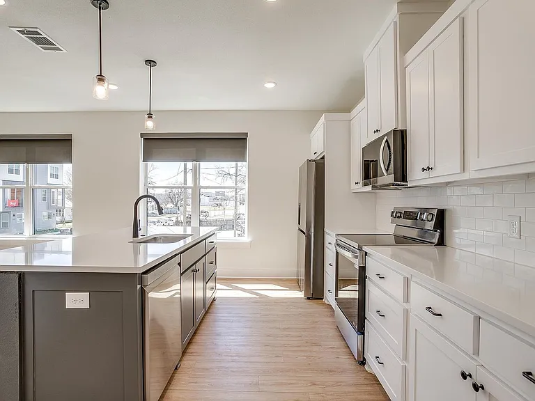 2333 Benbrook Blvd — Photo 29