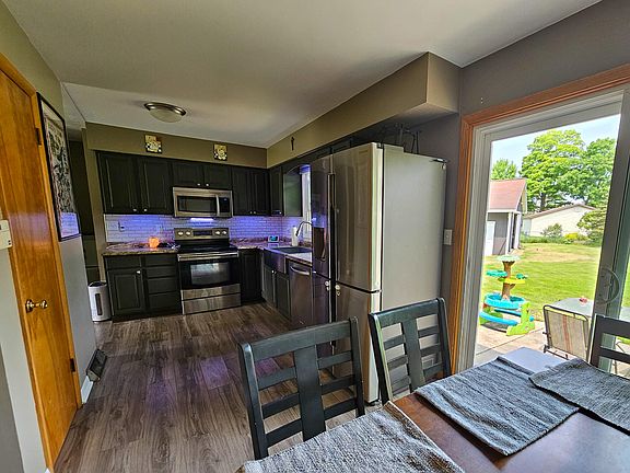 2nd image of 232 Singletree Ln