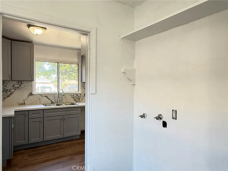 9279 Dorrington Ave — Photo 15