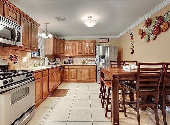 4th image of 2609 Karen Dr