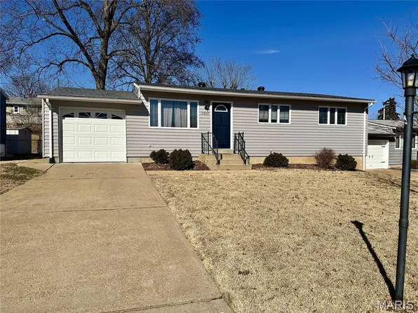 10809 Platte Dr, Saint Louis, MO 63123