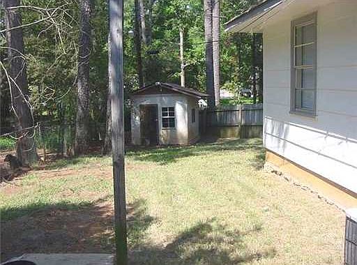 3rd image of 754 Woodland Cir