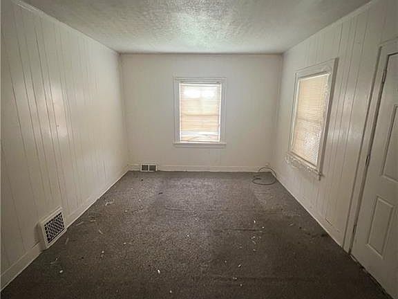 3rd image of 4403 Wabash Ave