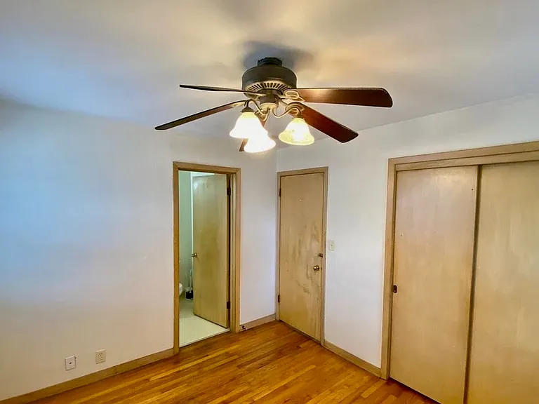2544 J Street — Photo 18