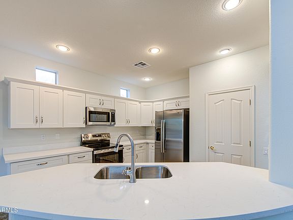 5th image of 11713 W SHERMAN Street