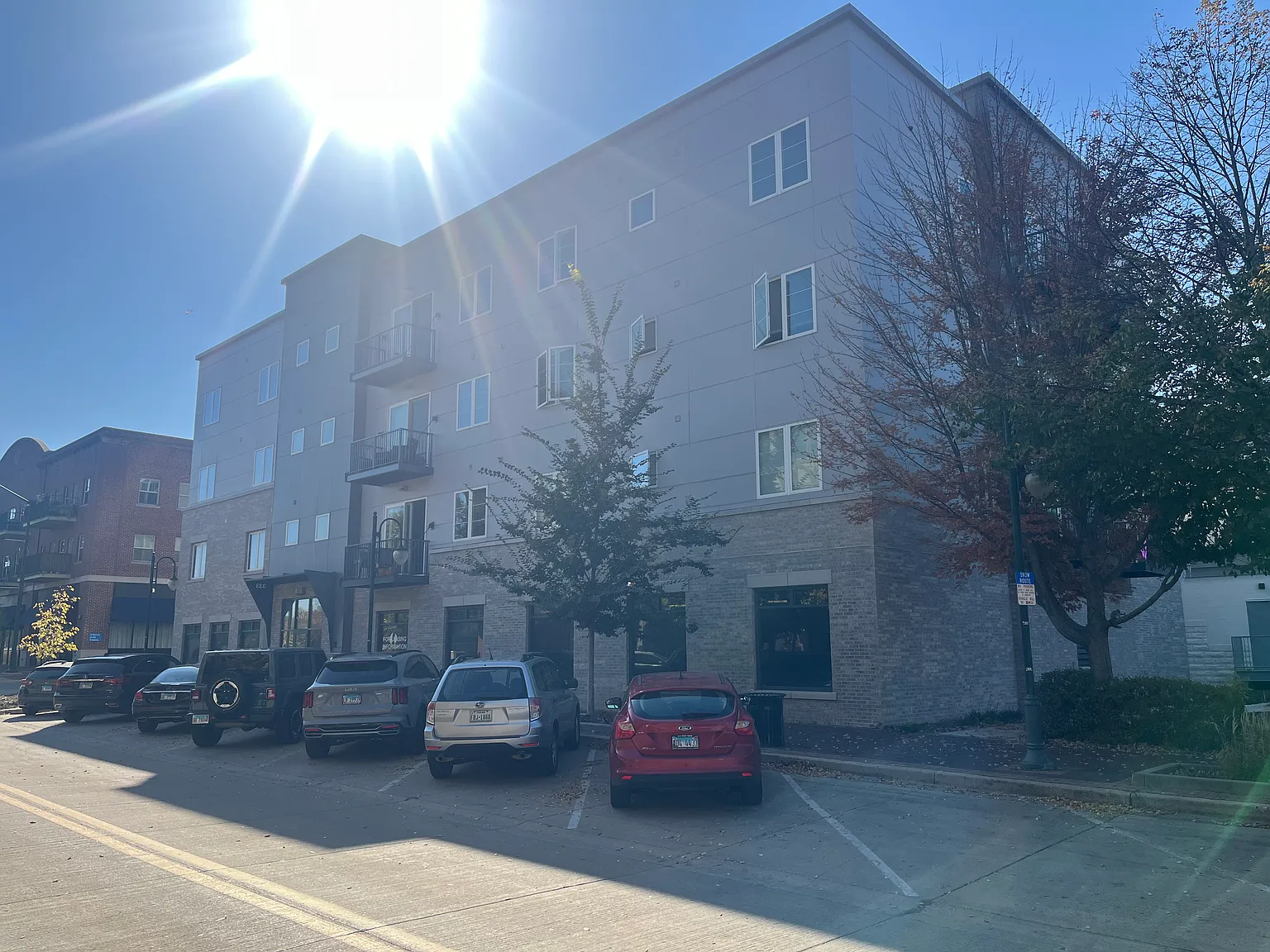 1 bed, 712 sqft, $2,100 — Photo 2