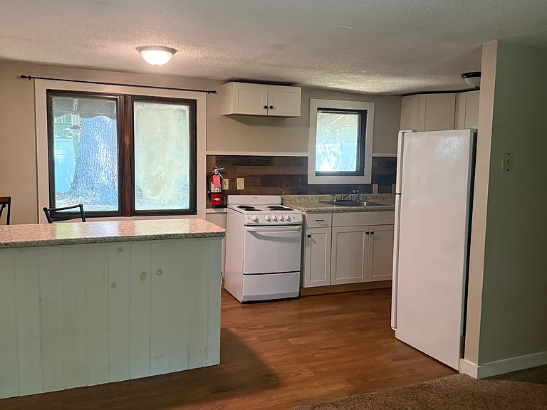 202 Grove St #1 — Photo 7