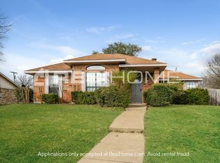 157 Stardust Ln, Desoto, TX 75115