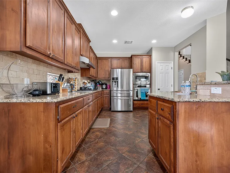 112 Latitude Ln — Photo 6