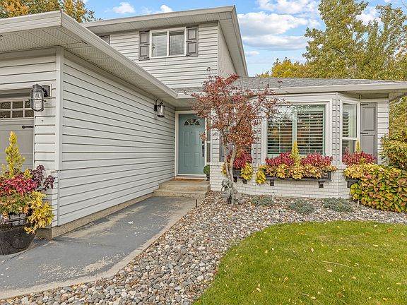 4th image of 674 Cook Rd