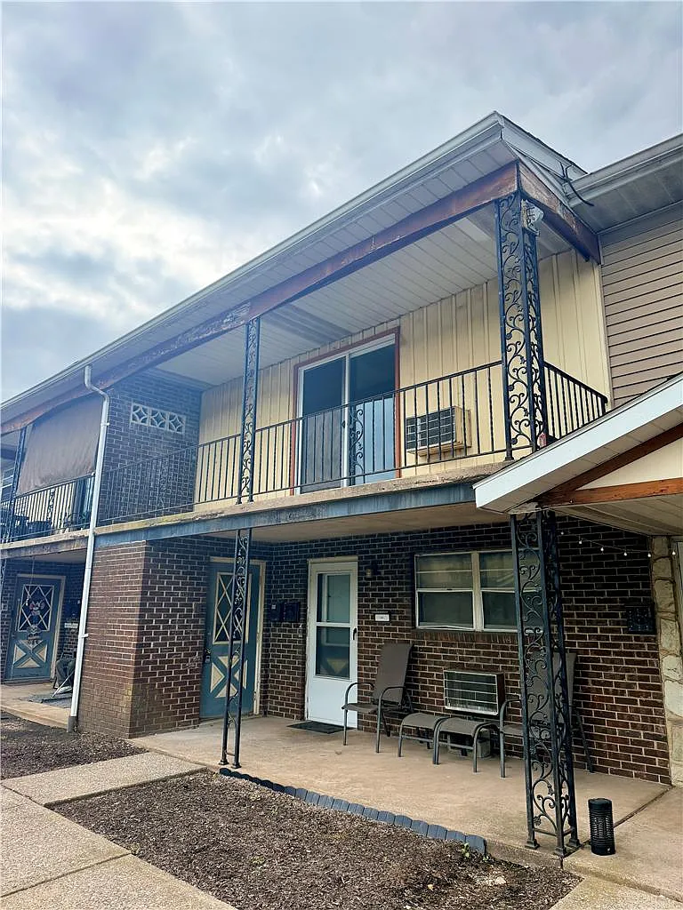 2 bed, 900 sqft, $1,500 — Photo 1