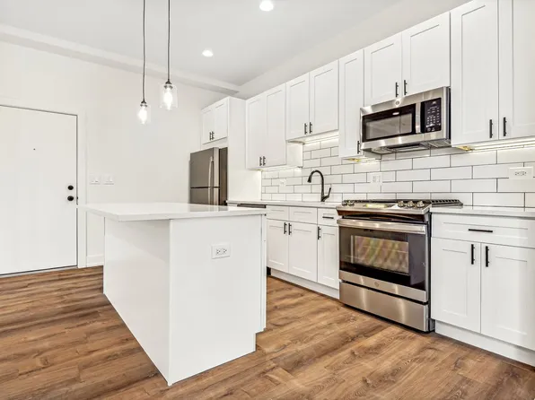 2219 N Hamilton Ave, Chicago, IL