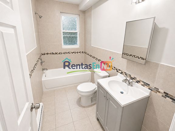 4th image of 161 S 10th St #3LC