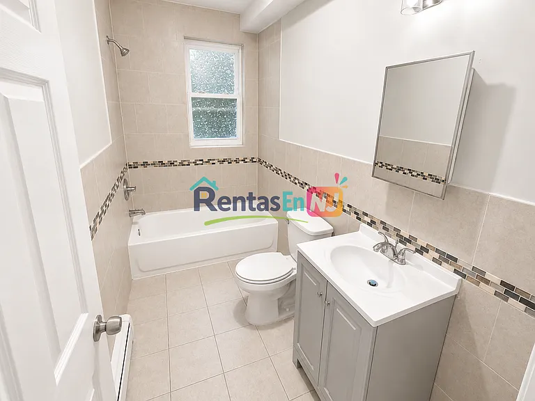 161 S 10th St #3LC — Photo 4