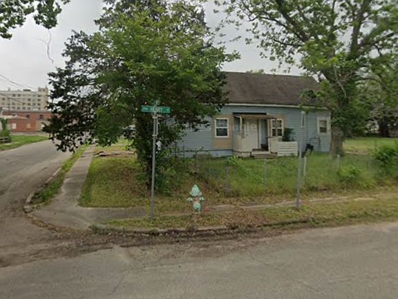 3rd image of 2208 Saint John St