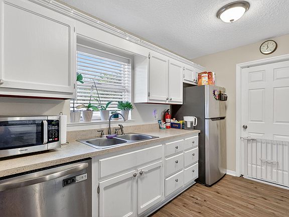 5th image of 3382 NW 22nd Avenue
