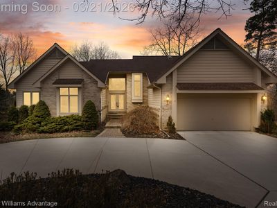 4974 Countryside Dr, West Bloomfield, MI, 48323