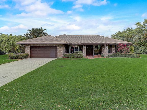 3rd image of 10891 NW 10th Place