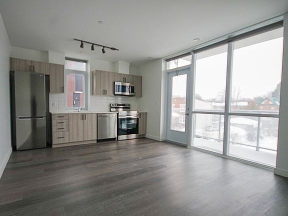 4th image of 388 King St E #706