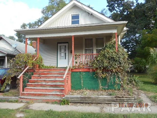 817 W Thrush Ave photo 1