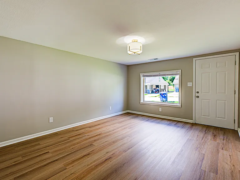241 Kahl Ct — Photo 15