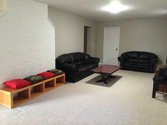 5th image of 7441 Kilbourn Ave