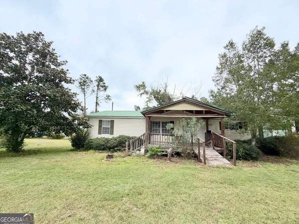 698 Pat Dixon Rd, Hazlehurst, GA 31539