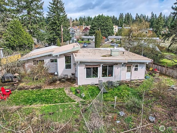 4th image of 15423 SE 7th Place
