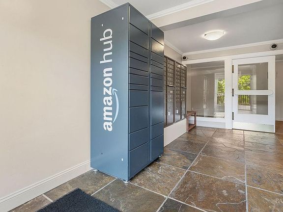 4th image of 1579 Lincoln Avenue #103