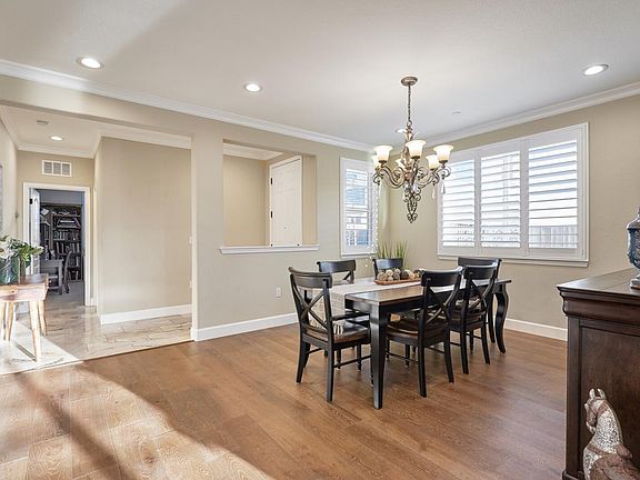 5th image of 1836 Rosemary Dr