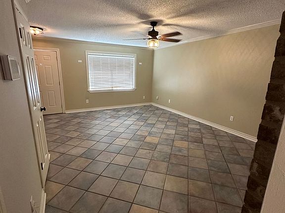 5th image of 6678 Lexington Dr