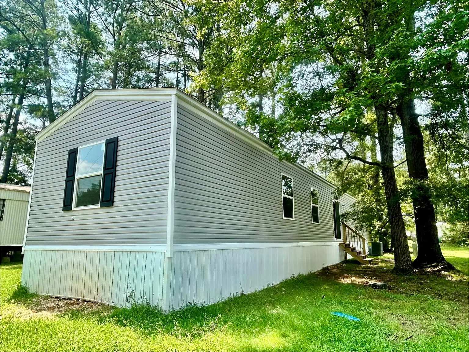 3 bed, 2.0 bath, 1140 sqft, $999 — Photo 2