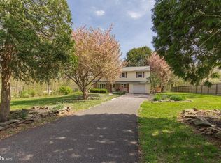 245 Rolling Hills Rd, Pipersville, PA 18947