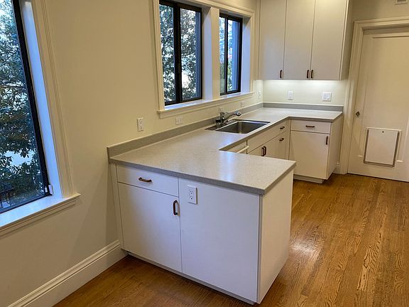 3rd image of 295 Urbano Dr