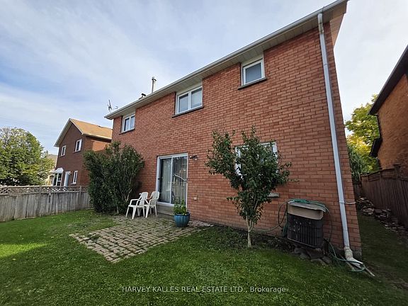 4th image of 1627 Rayleen Cres