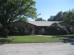 101 Yucca Dr, Breckenridge, TX 76424