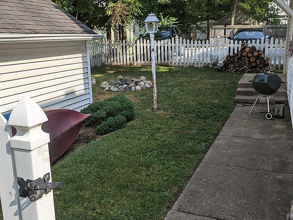 5th image of 801 Vine St