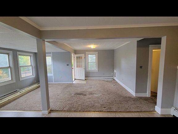 3rd image of 302 Lincoln St Unit 2