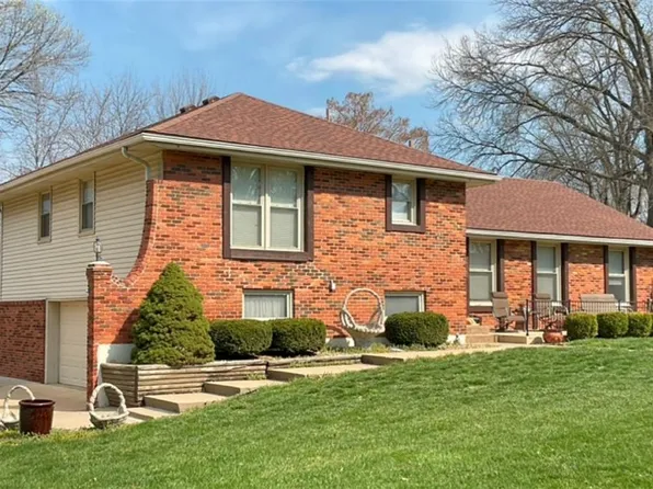 3438 N Chippewa Dr, Kansas City, MO 64116