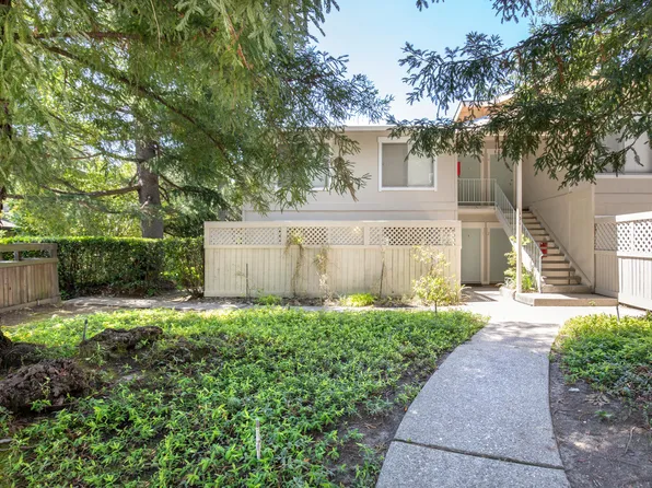 131 Ascot Ct APT 1, Moraga, CA 94556