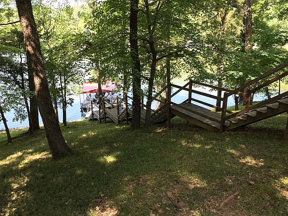 5th image of 682 Parkview Dr