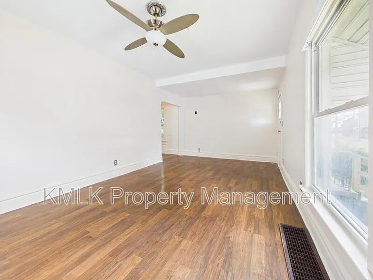 183 N Union St — Photo 6
