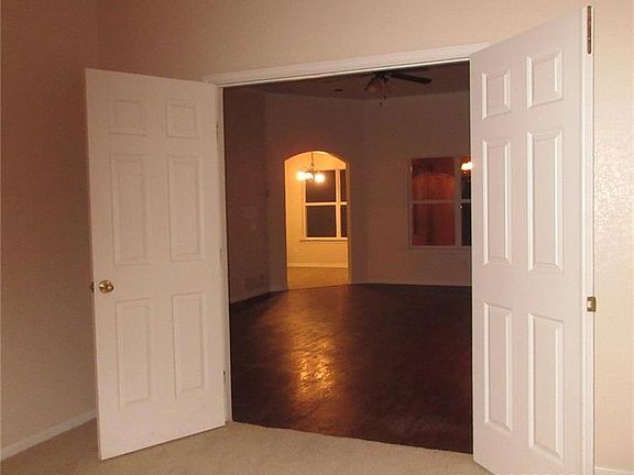 5th image of 101 Dober St