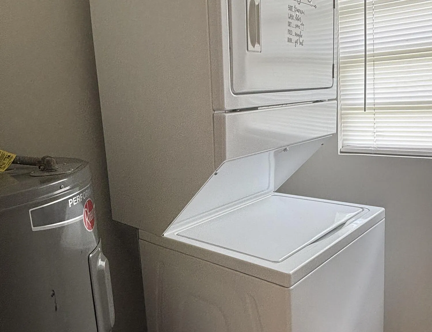 4 bed, 2.0 bath, 1422 sqft, $2,175 — Photo 4