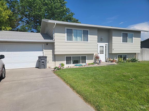 2nd image of 709 Gem Dr